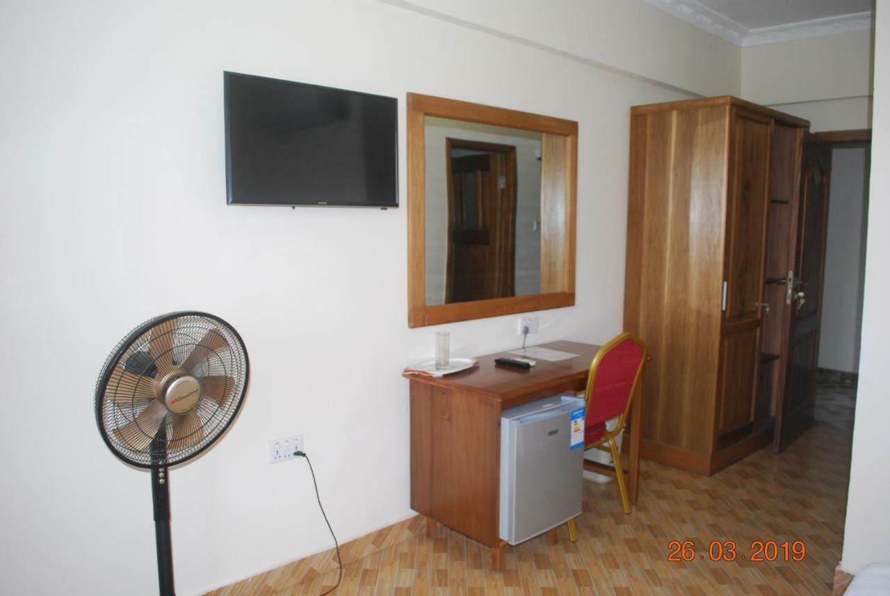 Ampomaah Hotel อักกรา ภายนอก รูปภาพ