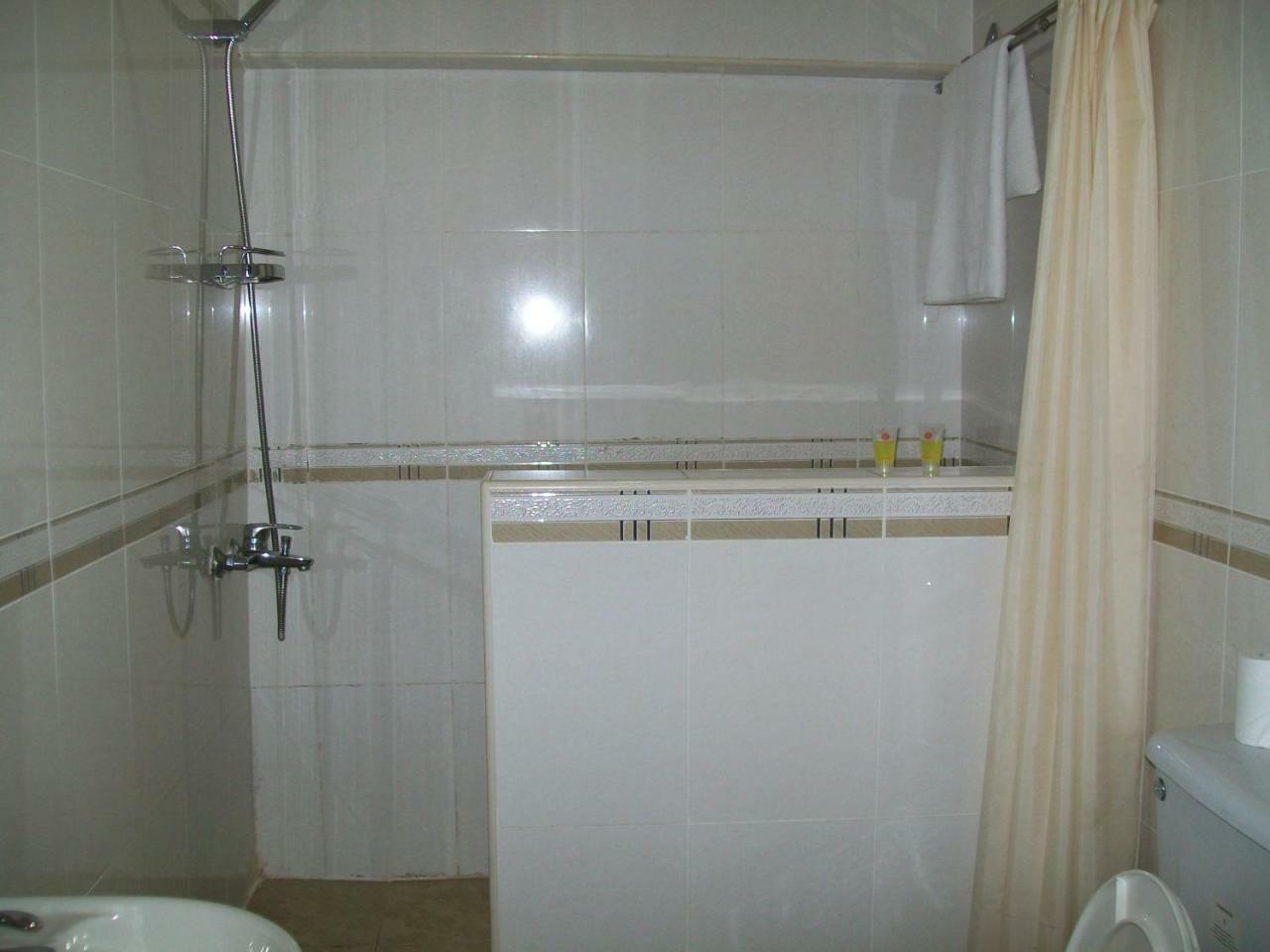 Ampomaah Hotel อักกรา ภายนอก รูปภาพ