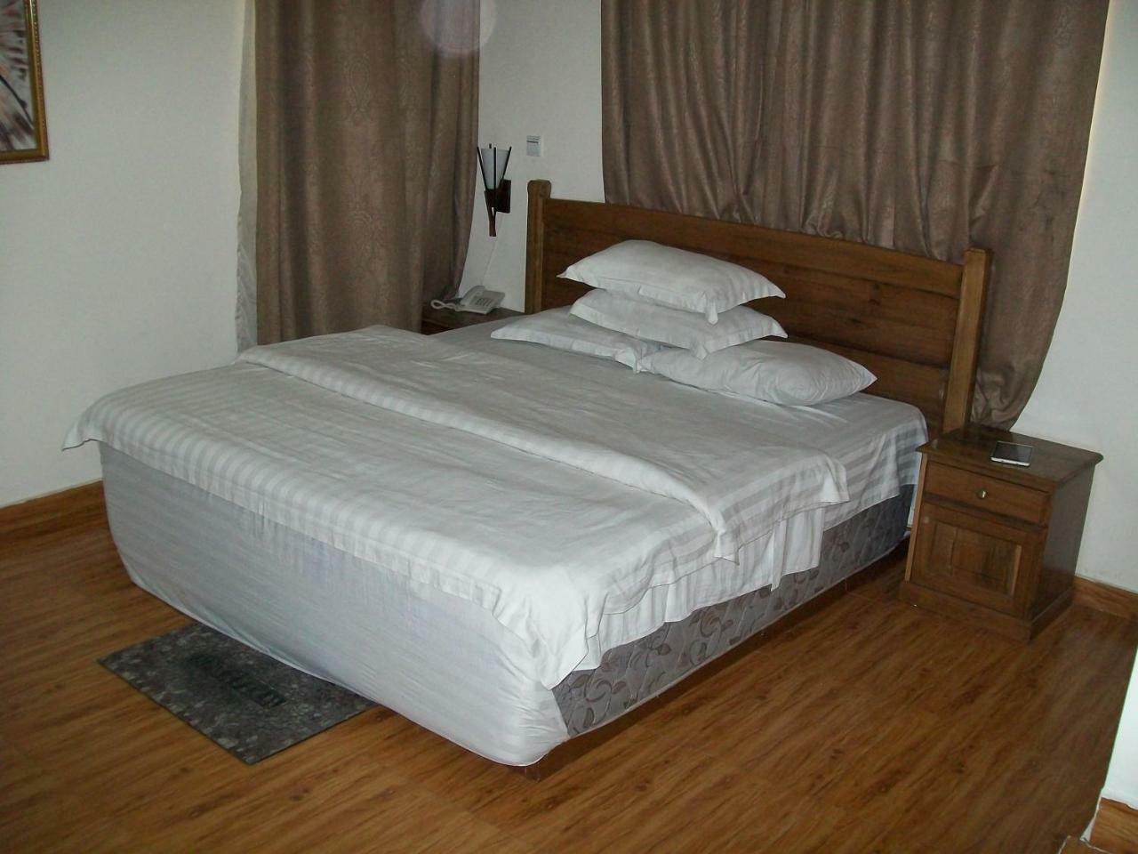 Ampomaah Hotel อักกรา ภายนอก รูปภาพ